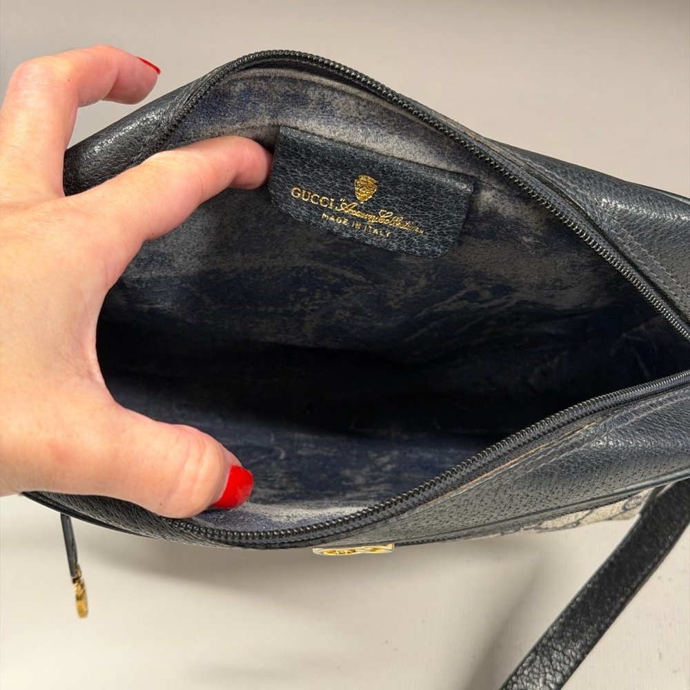 Gucci Blue Crossbody Bag with Red Stripe - Picture 12 of 15